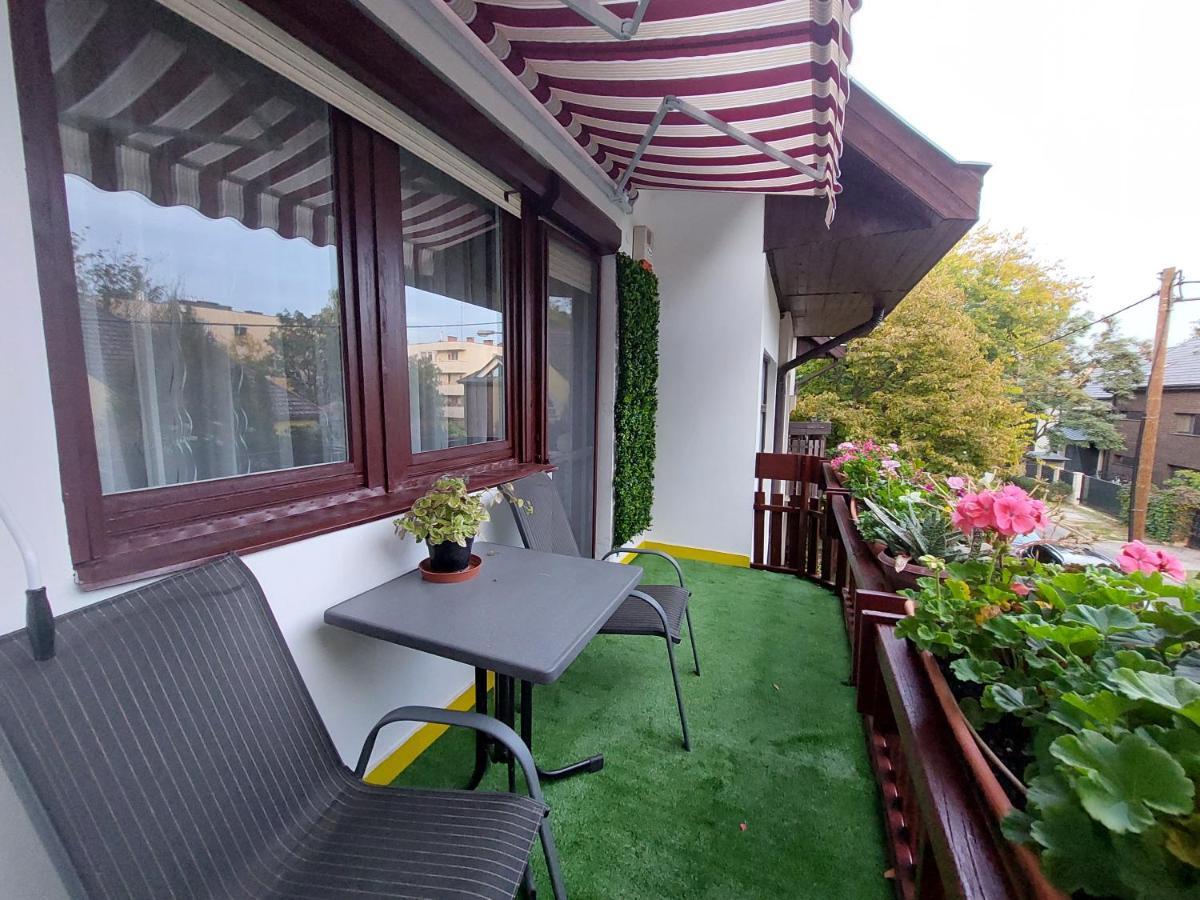 Summer House Emeleti Szoba Debrecen Eksteriør bilde